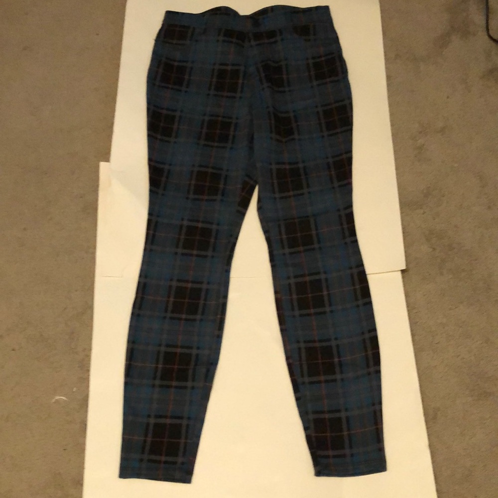 NWT Pull on Jeggings blu, black & pink